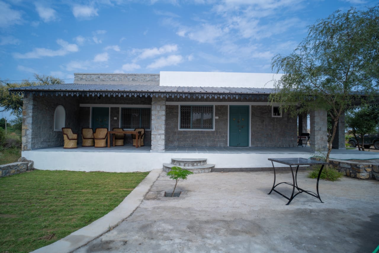 Rustic Jawai boutique hotel in Rajasthan with luxury tents and Aravalli hill views, offering stay with leopard safari packages.